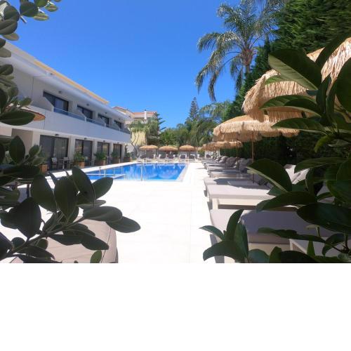 Paradise Hotel & Bar