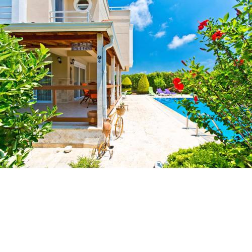 Paradise Town Villa ART