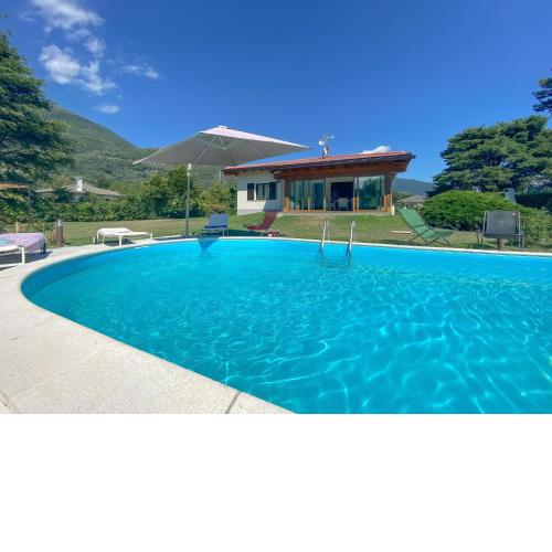 Paradiso-Boschetto Strand Bungalow mit Pool