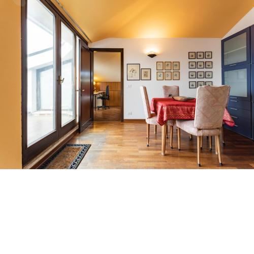 Parco Fornaci Penthouse - con parcheggio gratuito