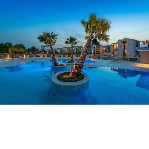 Pareus Beach Resort