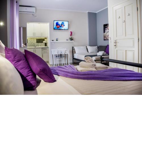 PargaLand Studios & Apartments