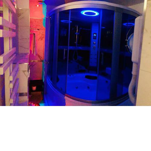 parisa suite