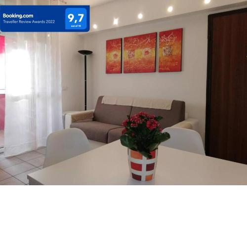 Parri 33 Bologna Fiera 4+1 Guest Parking on demand