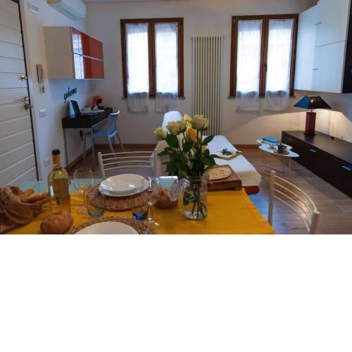 Pascoli Home a Cattolica Centro Mare by Yohome