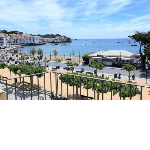 PASSEIG II - Apartment in Cadaqués center with sea views