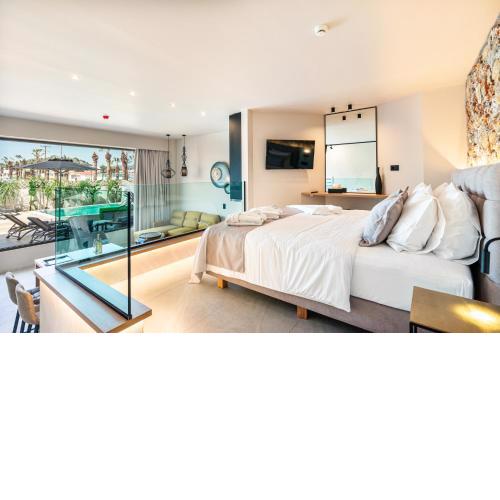 Pathos SeaSide Suites