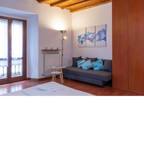 Patio Naví - renovated apartment near Bocconi & Navigli - Ascanio Sforza 49
