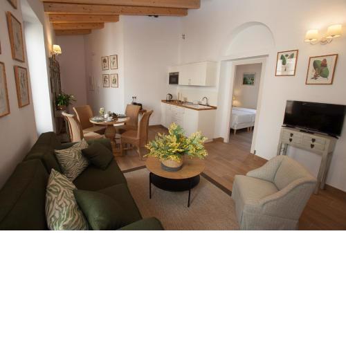 Patios de la Riva