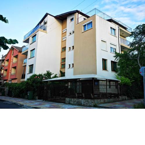 Paunovi Guest House