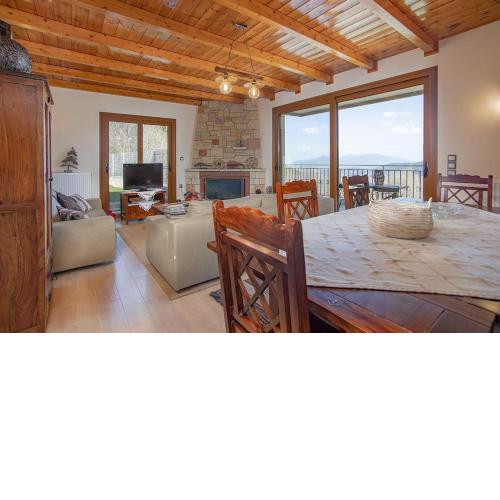 Pavliani Mountain Home
