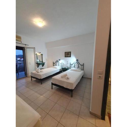 Pavlos Maria Studios Triple room