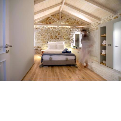 Paxos Fairytales Lovenest 1