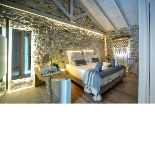 Paxos Fairytales Lovenest 2