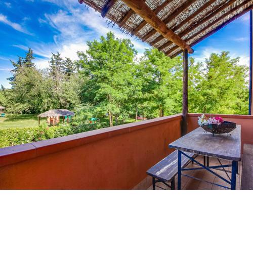 Peaceful Farmhouse in Montescudaio with Skiing Nearby