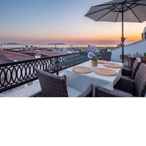Peaceful Flat with Adalar View, Balcony and Terrace in Maltepe