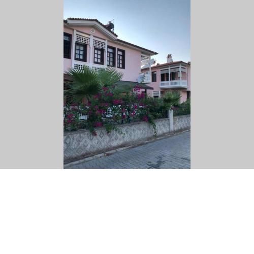 PEACEFUL HOUSE