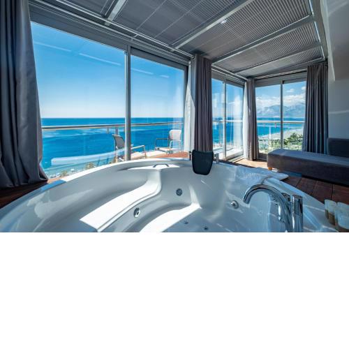 PEARLY HOTEL