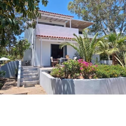 PEBBLE HOME BY THE SEA, 2 BEDROOMS