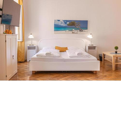 Peerles 2BR Apt. Perfectly Situated&Well Connected
