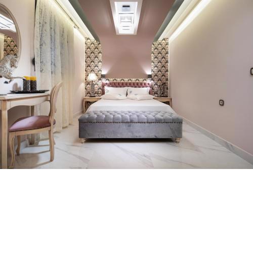 Pela Veranda Exquisite Suites