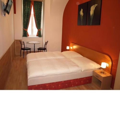 Pension Tal Studios