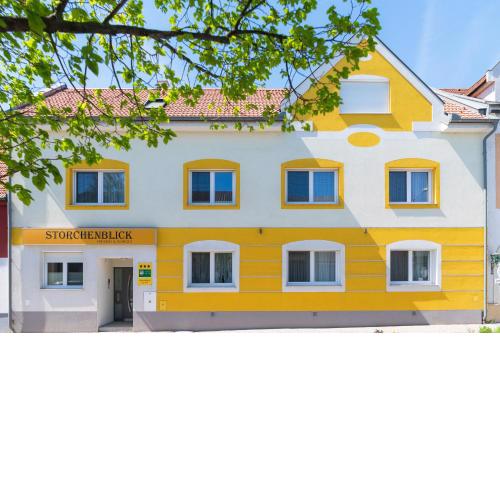 Pension & Weingut Storchenblick