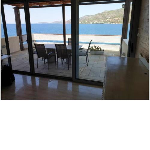 Penthouse -Breathtaking sea view-Just on the beach