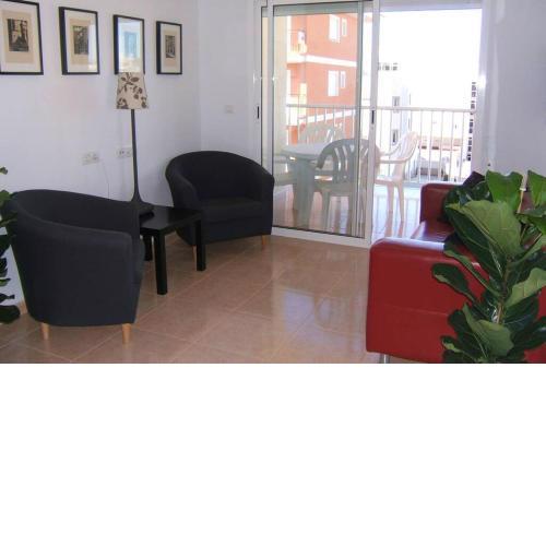 Penthouse 2 Bedroom Apartment with Rooftop Solarium and Parking