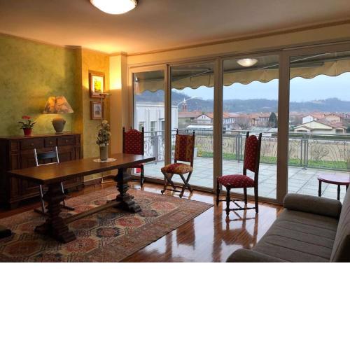 Penthouse apartment 10 min from Alba +FREE parking