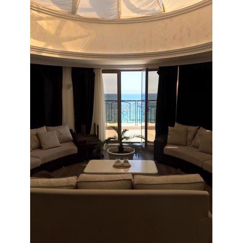 Penthouse Happy Moments