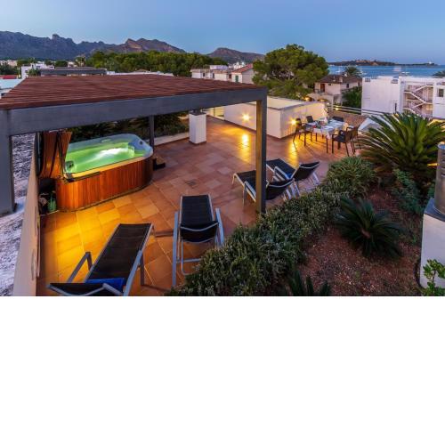 Penthouse La Nau By homevillas360