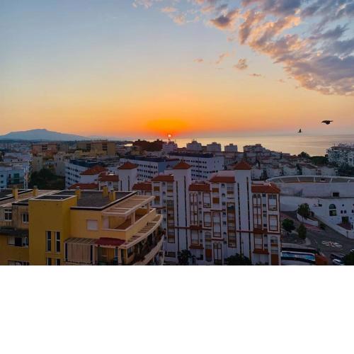Penthouse mit private Dachterrasse und Blick auf das Meer, Berge ,Hafen