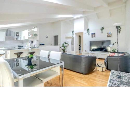 [Penthouse] Piazza San Giacomo