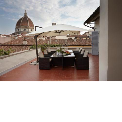 Penthouse with big terrace Duomo view