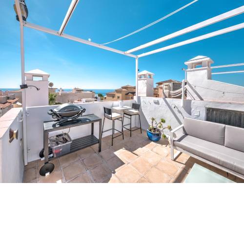 Penthouse with roof terrace in Parador, Nerja