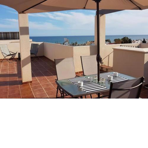 Penthouse with sea views Terrace private