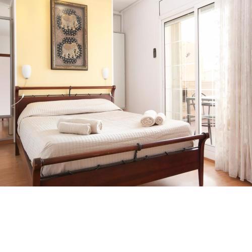 Penthouse with terrace in Rambla Catalunya -Centre