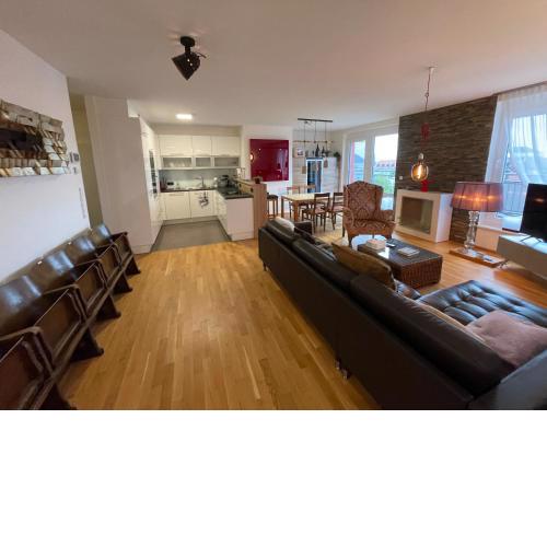 Penthouse Wohnung am Radweg mit Dachterasse