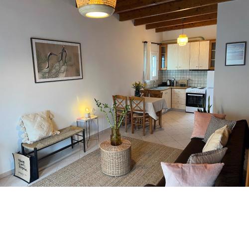 Perdika's Nest, family friendly house by the sea