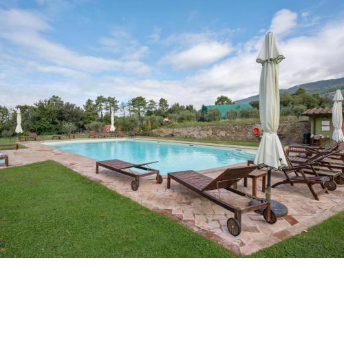 Period farmhouse with swimming pool