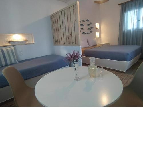 PERIVOLI 1-CHORA(5min away from the center by car)