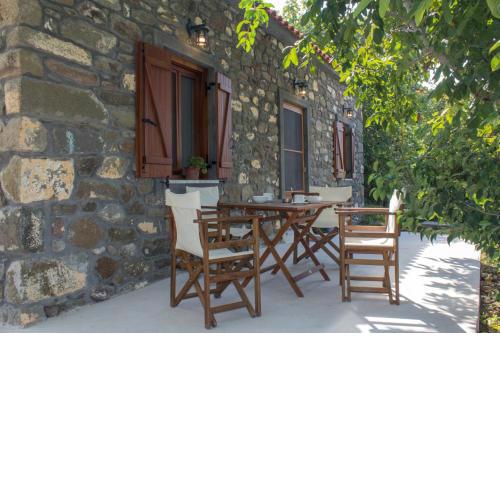 Perivoli Stone house