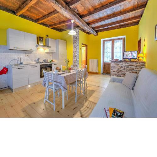 Petit Coeur Dans L' Ancien Village - Happy Rentals