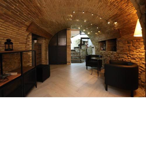 PETITE MAISON