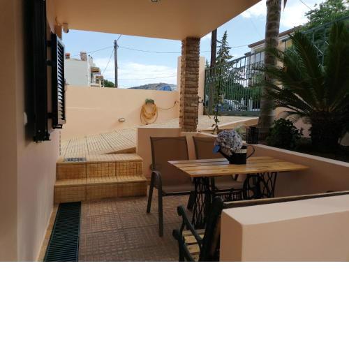 petite nafplio sofos apartment