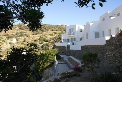 Petra & Fos Studios and Rooms