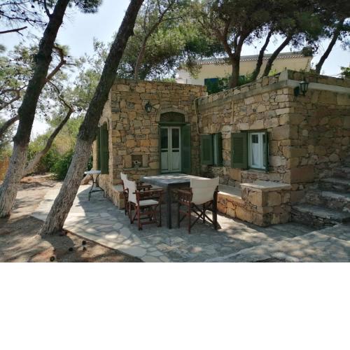 Petrino 2 - Traditional Lerian House