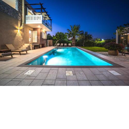 Petronila Luxury Villa with heated private pool