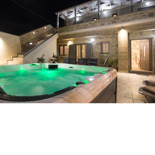 Petros Luxury Traditional House - Villa